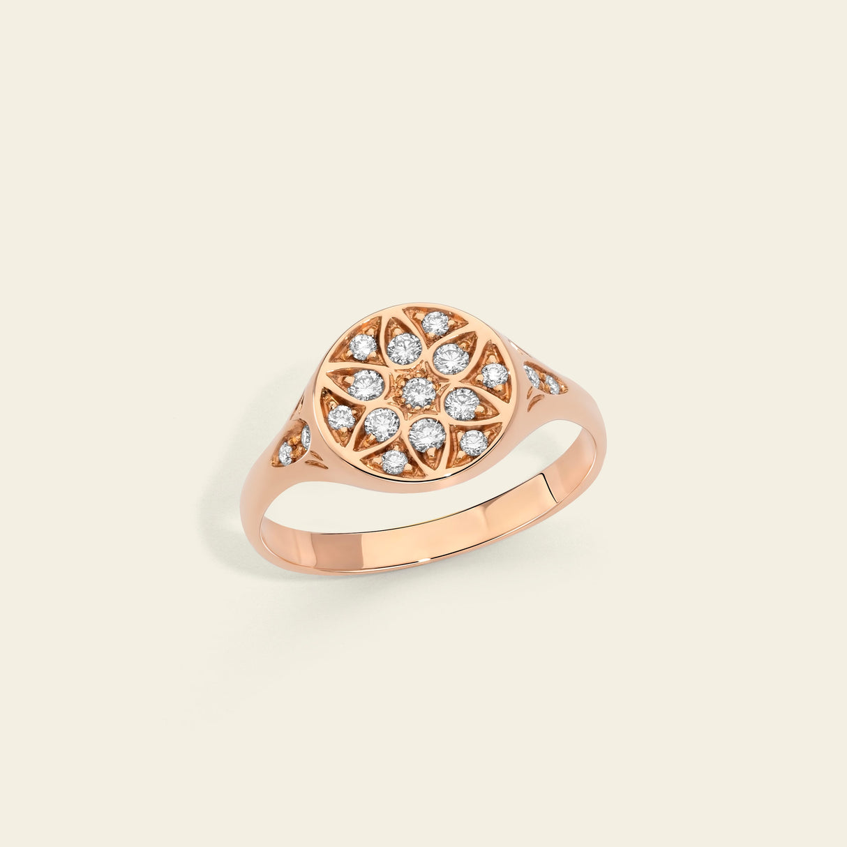 Anello Sigillo Tondo con Diamanti
