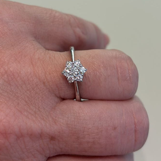 Anello Fiore con Diamanti 0.41kt in Oro Bianco