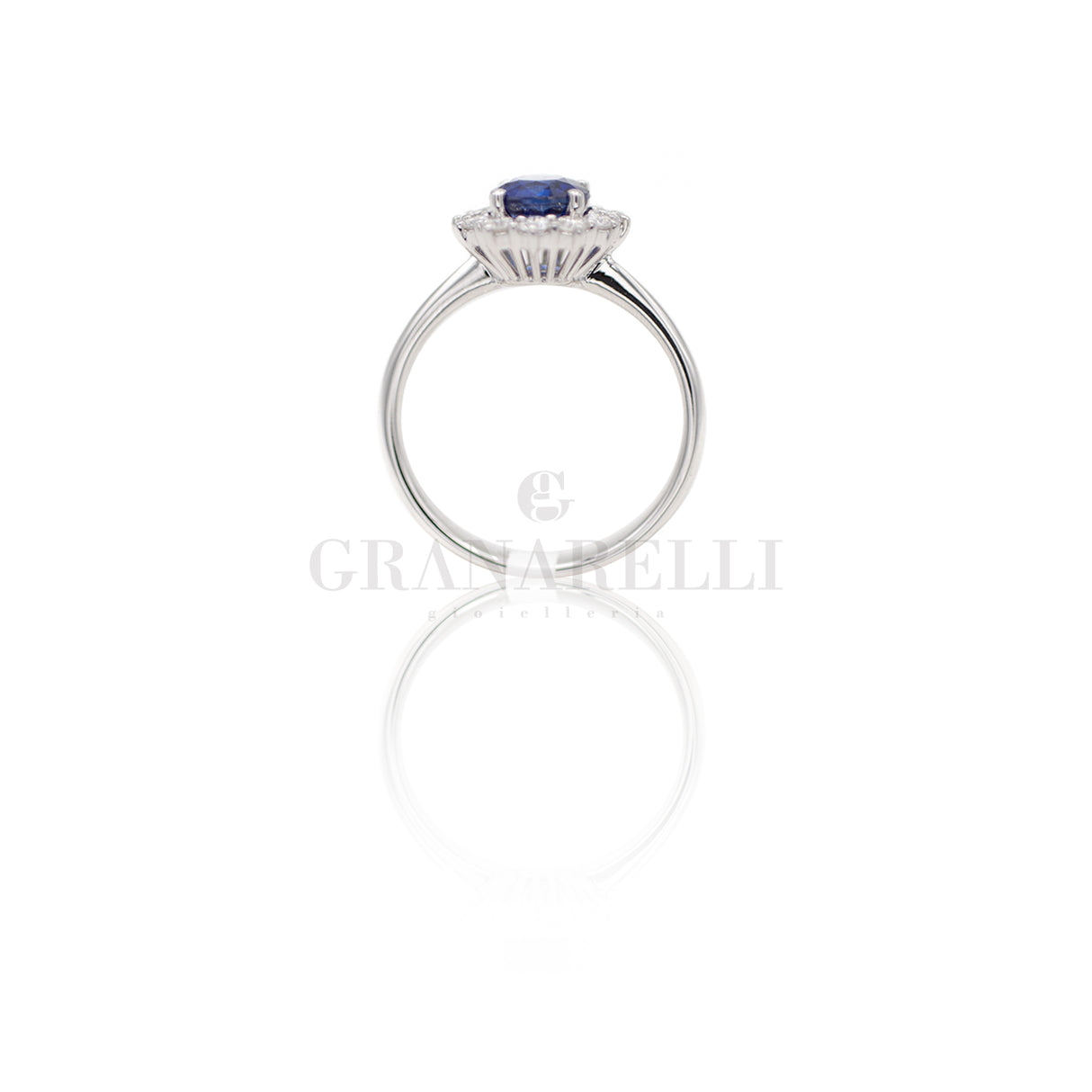 Anello in Oro Bianco con Zaffiro 0.94kt e Diamanti