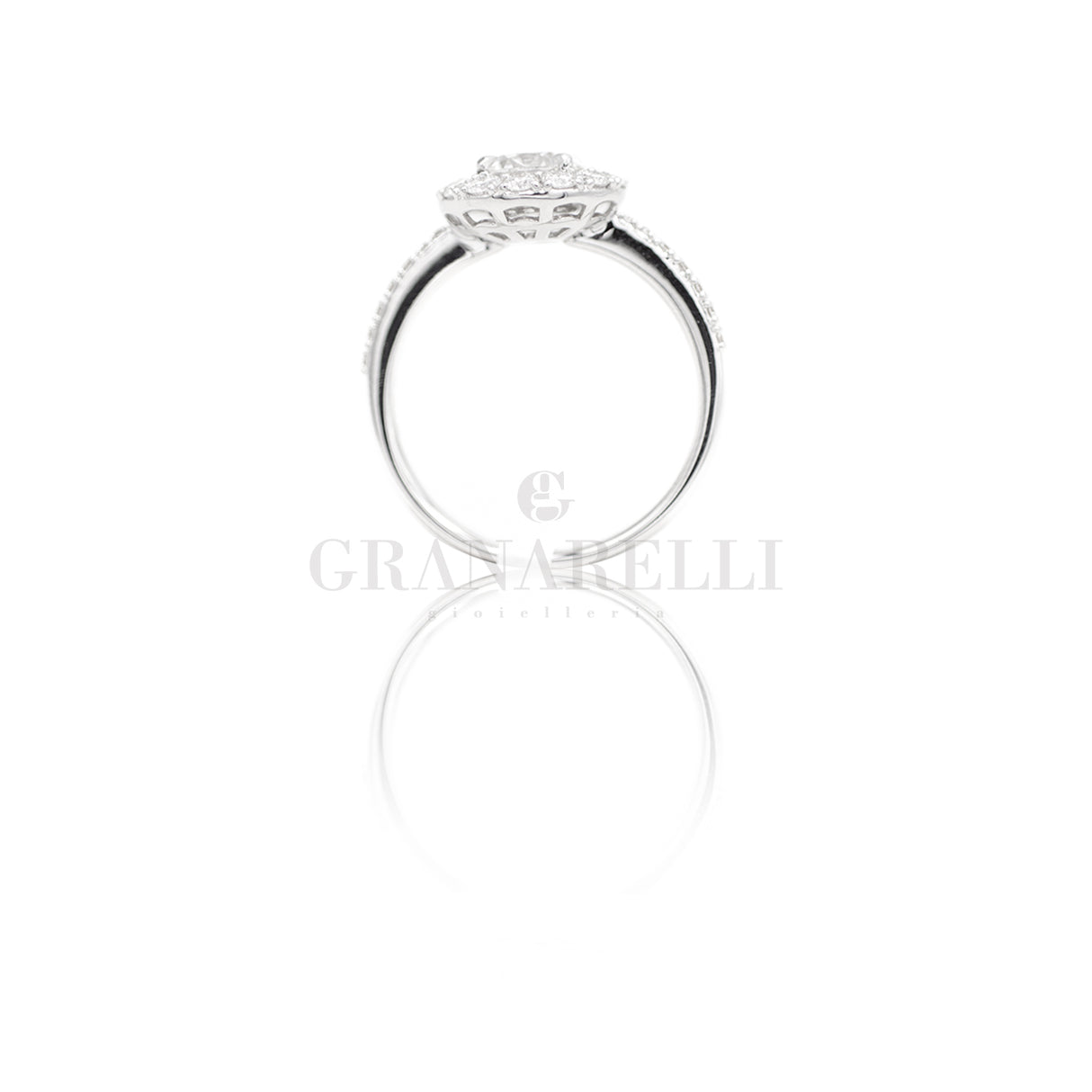 Anello Halo Oro bianco e Diamanti 0.59 GIA