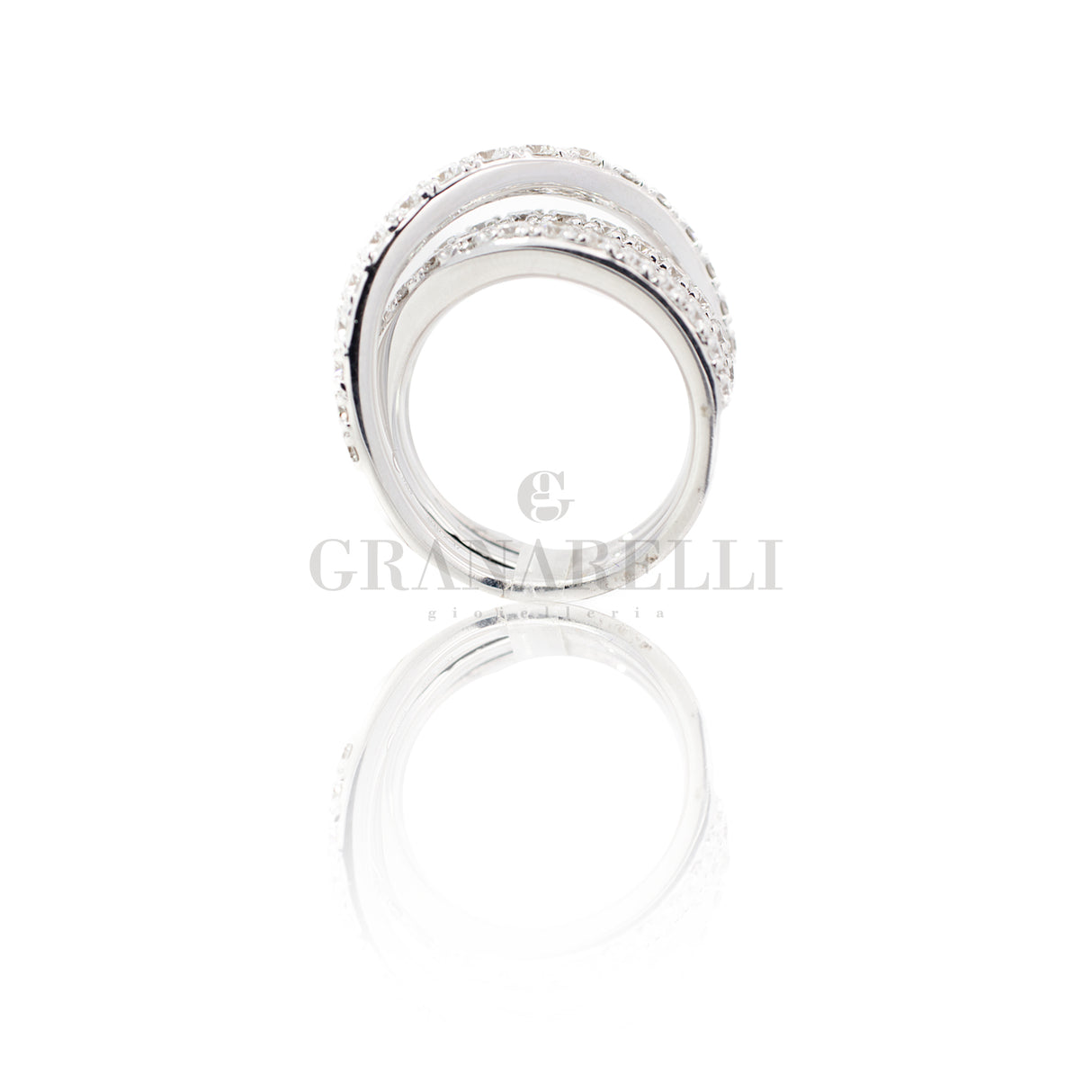 Witte gouden ringring met diamanten